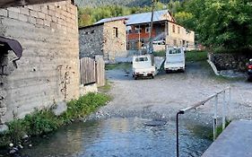 Irma Beso & Aleko Khergianis Guesthouse