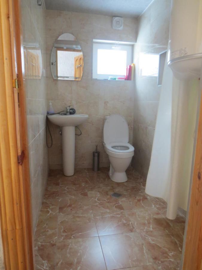 Irma Beso & Aleko Khergianis Guesthouse Mestia Buitenkant foto