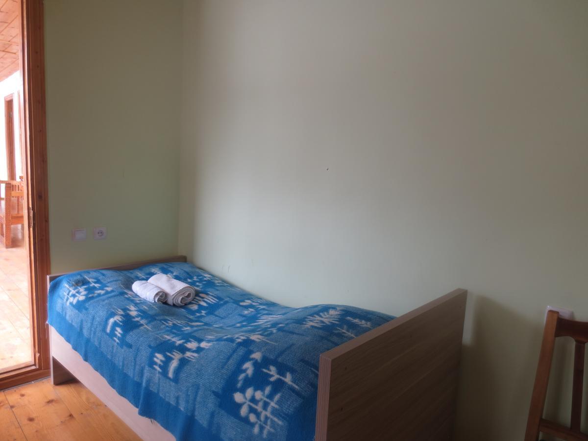 Irma Beso & Aleko Khergianis Guesthouse Mestia Buitenkant foto